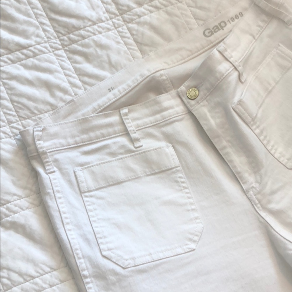 Wide legged Gap stretch white pants